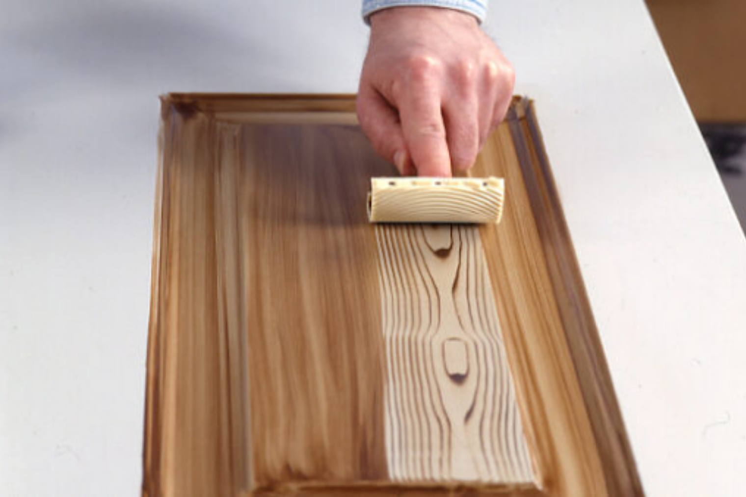 How to Paint Wood Grain Effect on Metal?