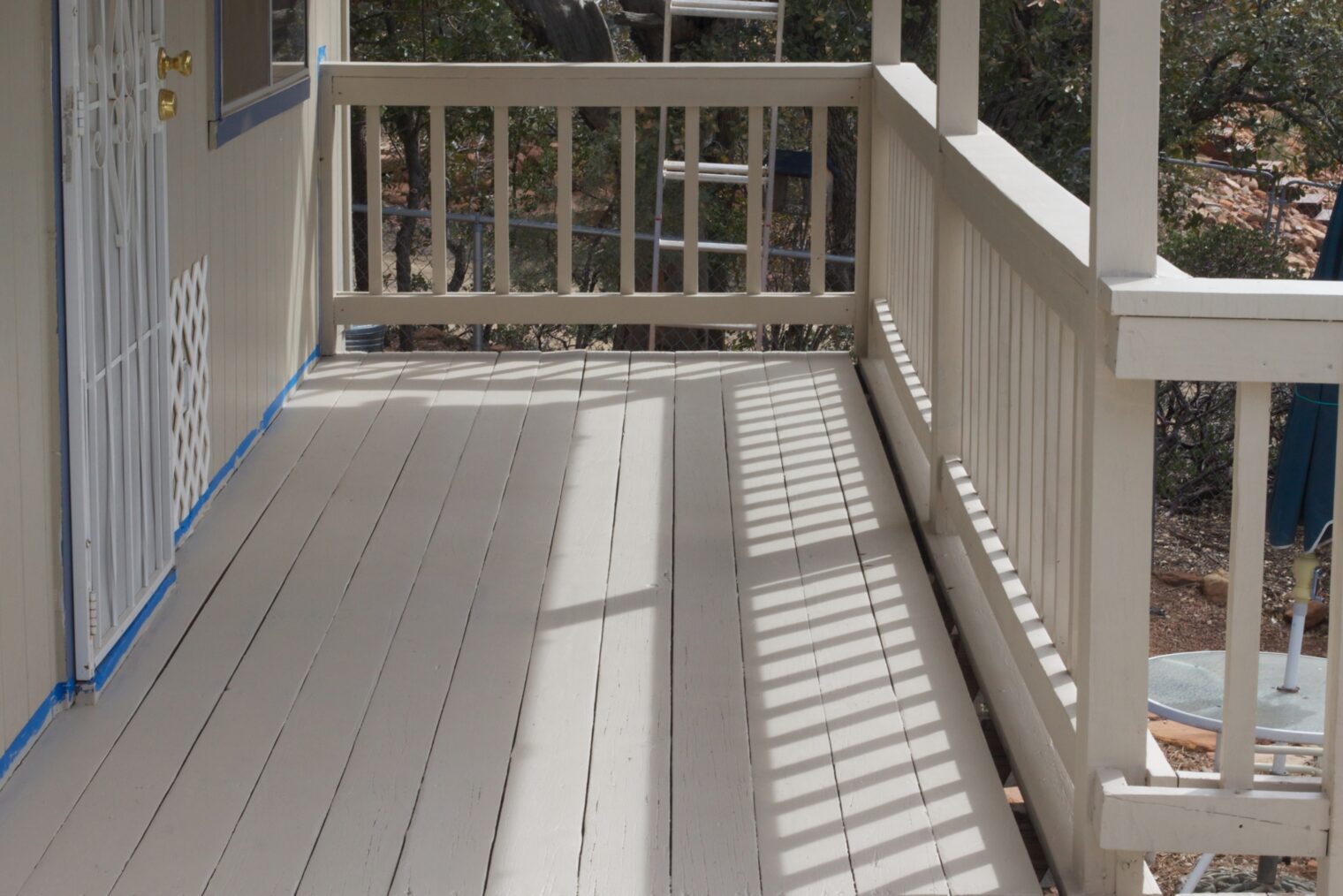 Paint or Stain Deck Differences & Benefits Comparison