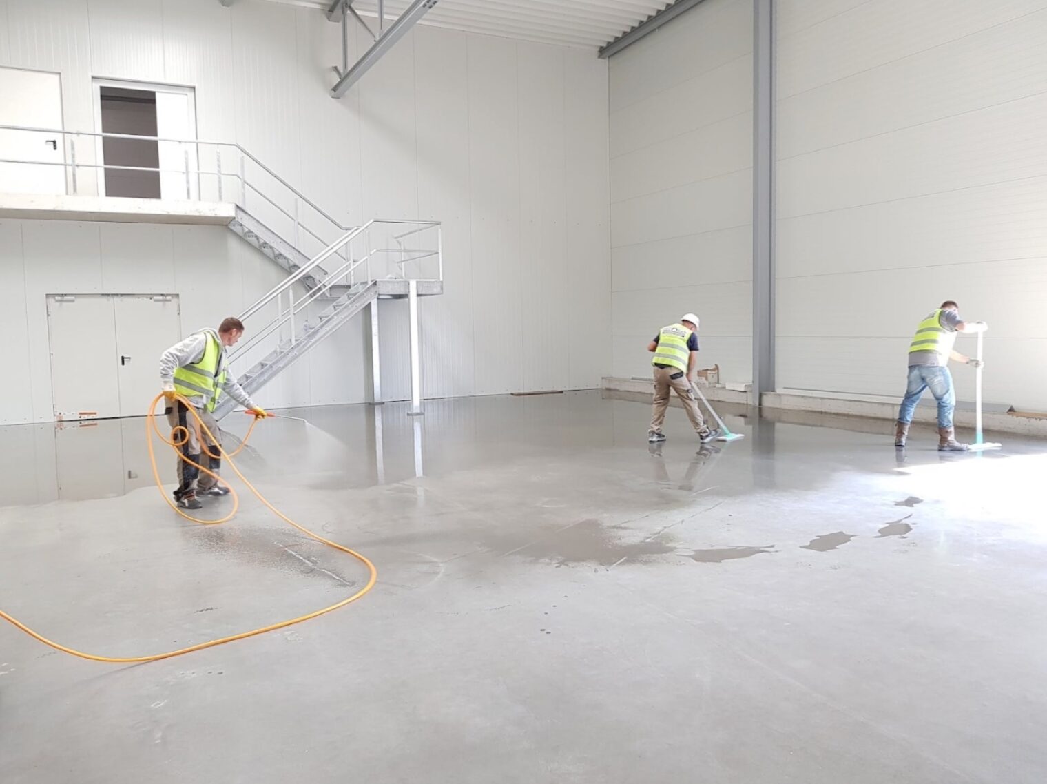 How to Etch a Concrete Floor in 13 Steps? DRYLOK